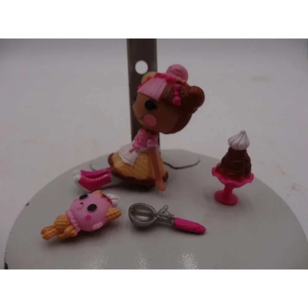Lalaloopsy Mini Doll‎ Scoops Waffle Cone Set w/Pet & Accessories 2011 MGA